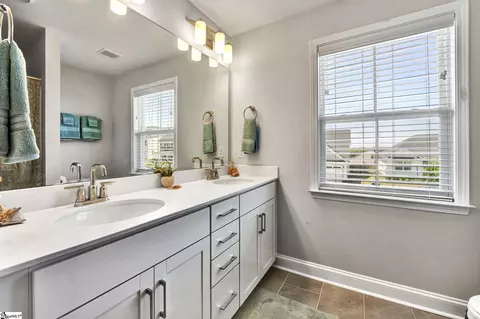 Bath - 303 Townsend Ave, Greer, SC 29651 photo 3 of 4