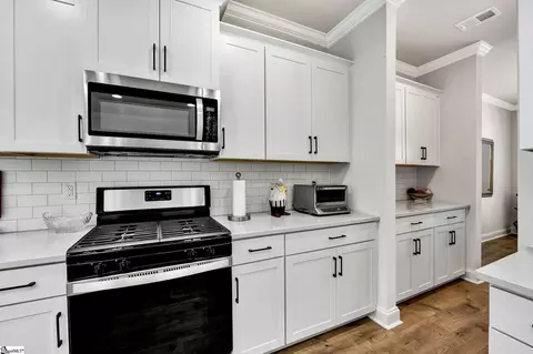 Kitchen - 303 Townsend Ave, Greer, SC 29651 photo 3 of 5