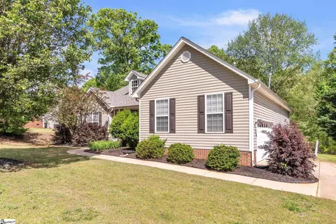 125 Skilton Dr, Travelers Rest, SC 29690