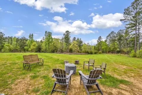 Exterior - 1249 Riley Rd, Buffalo, SC 29321 photo 5 of 12