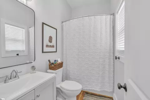 Bath - 1249 Riley Rd, Buffalo, SC 29321 photo 2 of 4