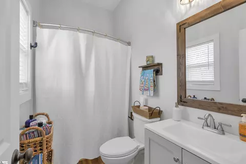 Bath - 1249 Riley Rd, Buffalo, SC 29321 photo 3 of 4