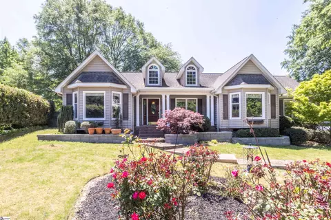 306 Cottonwood Ct, Simpsonville, SC 29681