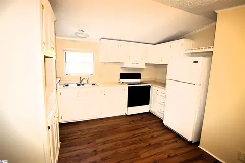 102 Brookview Cir, Pelzer, SC 29669 photo 4
