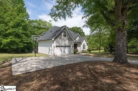Exterior - 138 Thompson Rd, Greer, SC 29651 photo 2 of 8