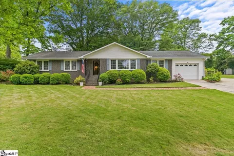 308 Richbourg Rd, Greenville, SC 29615
