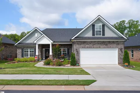305 Silverlimb Ln, Taylors, SC 29687