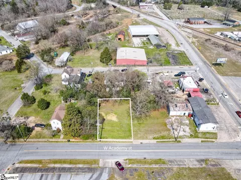 106 W Academy St, Union, SC 29379