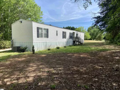150 Fortenberry Rd, Woodruff, SC 29388