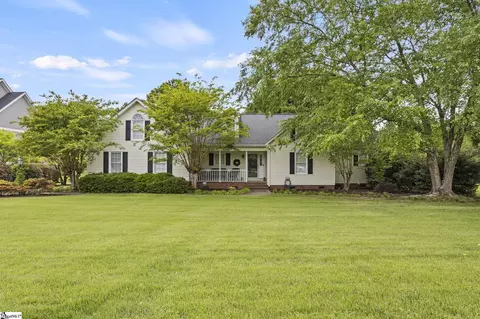 817 Mountain View Ct, Greer, SC 29651