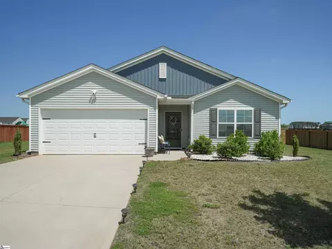 7207 Clemie Ct, Boiling Springs, SC 29316