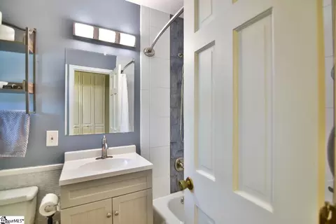 Bath - 213 Devon Dr, Mauldin, SC 29662 photo 1 of 4