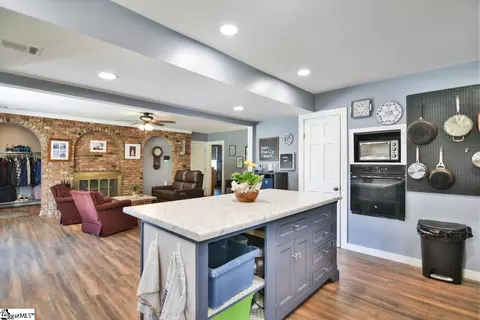 Kitchen - 213 Devon Dr, Mauldin, SC 29662 photo 3 of 3