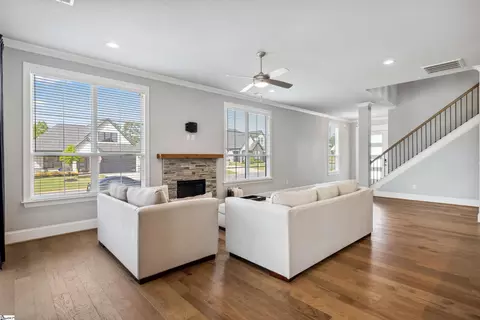 Living - 105 Ridan Rd, Mauldin, SC 29662 photo 1 of 1