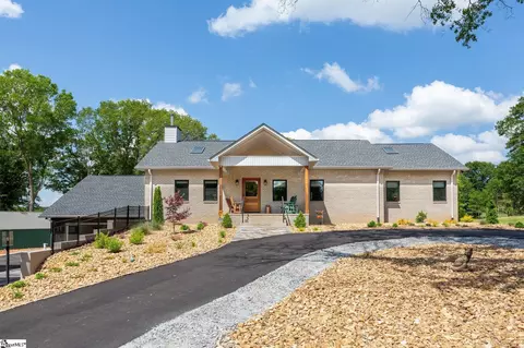 210 Berry Rd, Pelzer, SC 29669