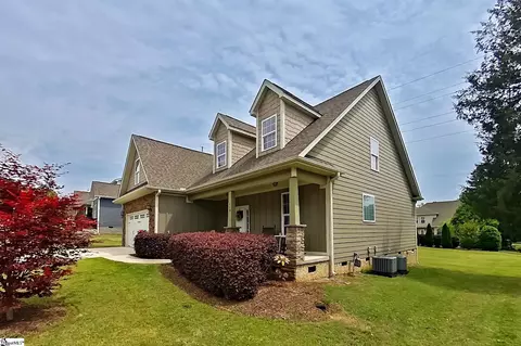 Exterior - 419 S Pendernale Dr, Moore, SC 29369 photo 2 of 9