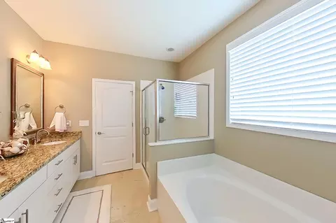 Bath - 419 S Pendernale Dr, Moore, SC 29369 photo 3 of 4