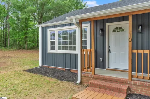 10 Forest Ln, Williamston, SC 29697 photo 3