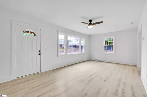 10 Forest Ln, Williamston, SC 29697 photo 4
