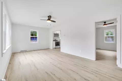 10 Forest Ln, Williamston, SC 29697 photo 5