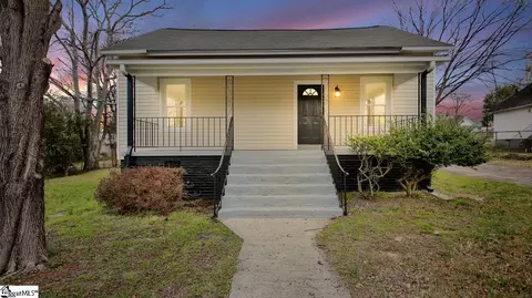 26 W Main St, Greenville, SC 29611