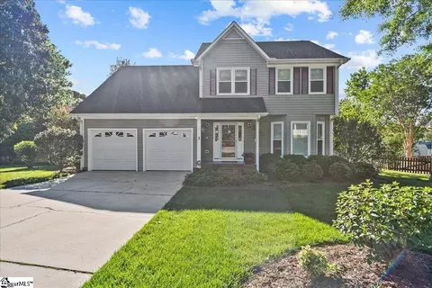 3 Hyde Park Ln, Mauldin, SC 29662