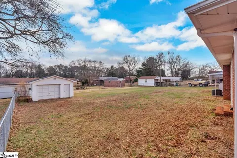 Exterior - 203 Wolfe Rd, Greer, SC 29650 photo 4 of 4