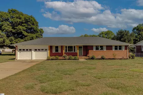 203 Wolfe Rd, Greer, SC 29650