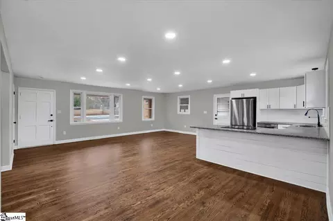 Living - 203 Wolfe Rd, Greer, SC 29650 photo 5 of 5
