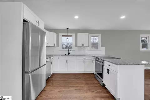 Kitchen - 203 Wolfe Rd, Greer, SC 29650 photo 2 of 3