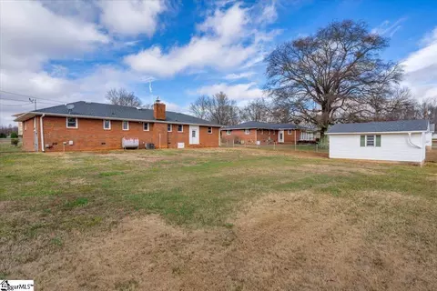 Exterior - 203 Wolfe Rd, Greer, SC 29650 photo 3 of 4
