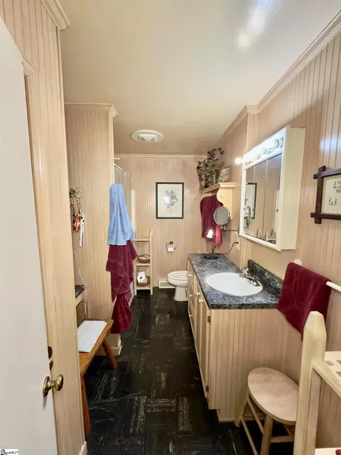 Bath - 587 E Main St, Duncan, SC 29334 photo 1 of 1