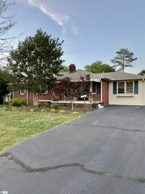 587 E Main St, Duncan, SC 29334