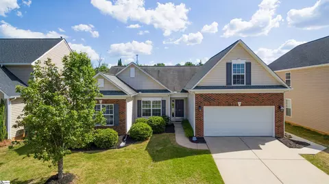 17 Paranor Dr, Simpsonville, SC 29681