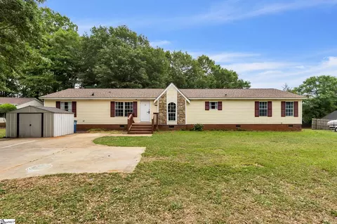 602 Colonist Ct, Simpsonville, SC 29680