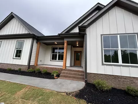 307 Waddell Rd, Greer, SC 29650
