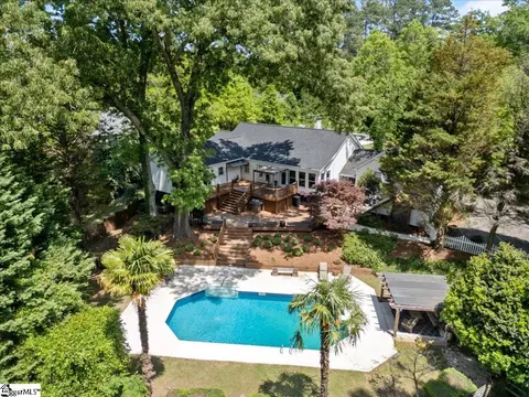 109 Barksdale Cir, Laurens, SC 29360