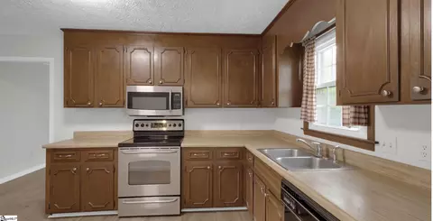 200 Tanner Rd, Taylors, SC 29687 photo 8