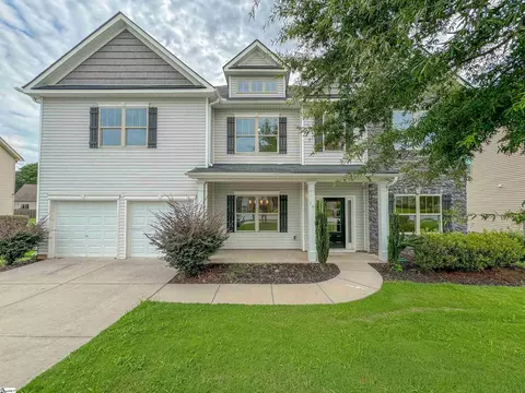 16 Dunsborough Dr, Simpsonville, SC 29680