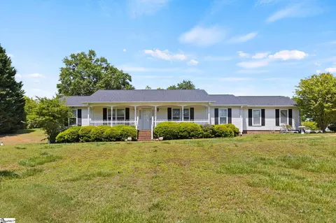 37 Wrenn Rd, Taylors, SC 29687
