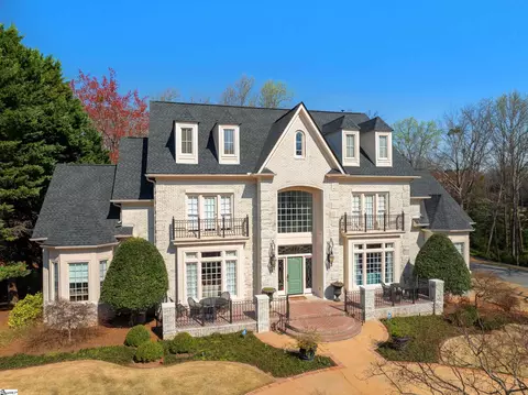 2 Baronne Ct, Greer, SC 29650