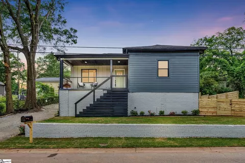 11 E St, Greenville, SC 29611