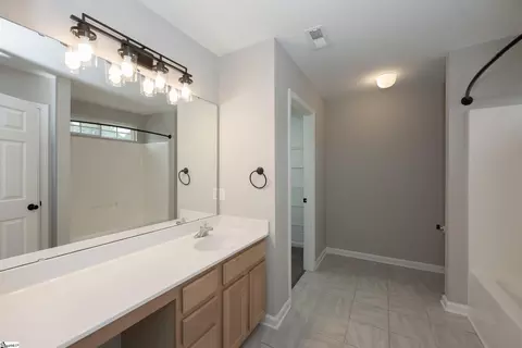 Bath - 405 Junebug Dr, Mauldin, SC 29662 photo 1 of 4