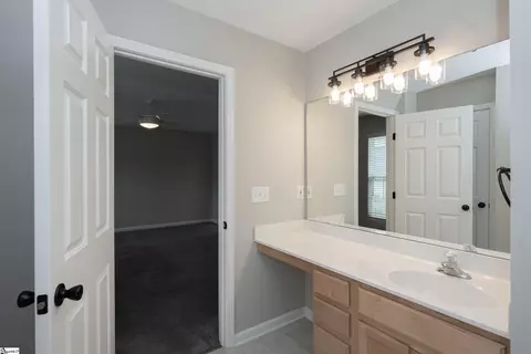 Bath - 405 Junebug Dr, Mauldin, SC 29662 photo 3 of 4
