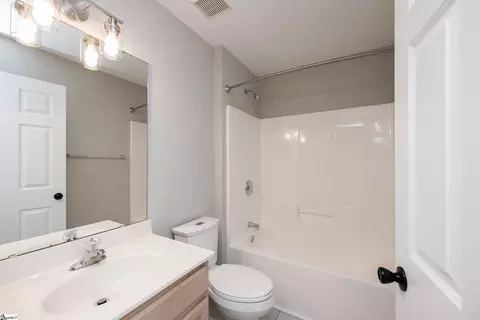 Bath - 405 Junebug Dr, Mauldin, SC 29662 photo 4 of 4