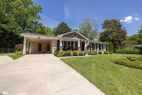 7 Plano Dr, Greenville, SC 29617