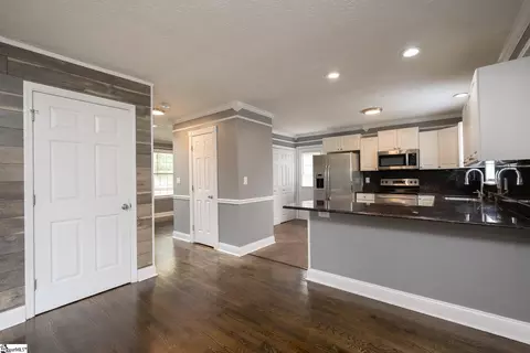 205 N Celestial Dr, Greer, SC 29651 photo 9