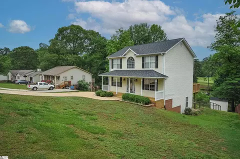 205 N Celestial Dr, Greer, SC 29651 photo 3