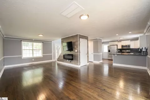 205 N Celestial Dr, Greer, SC 29651 photo 8
