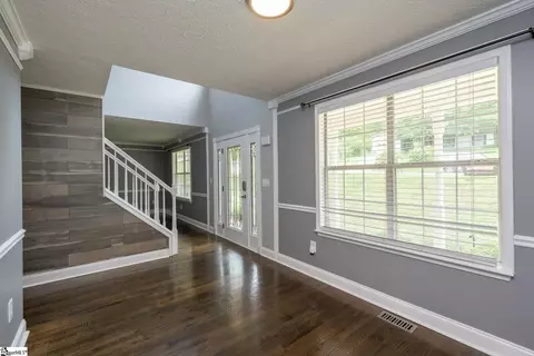 205 N Celestial Dr, Greer, SC 29651 photo 4